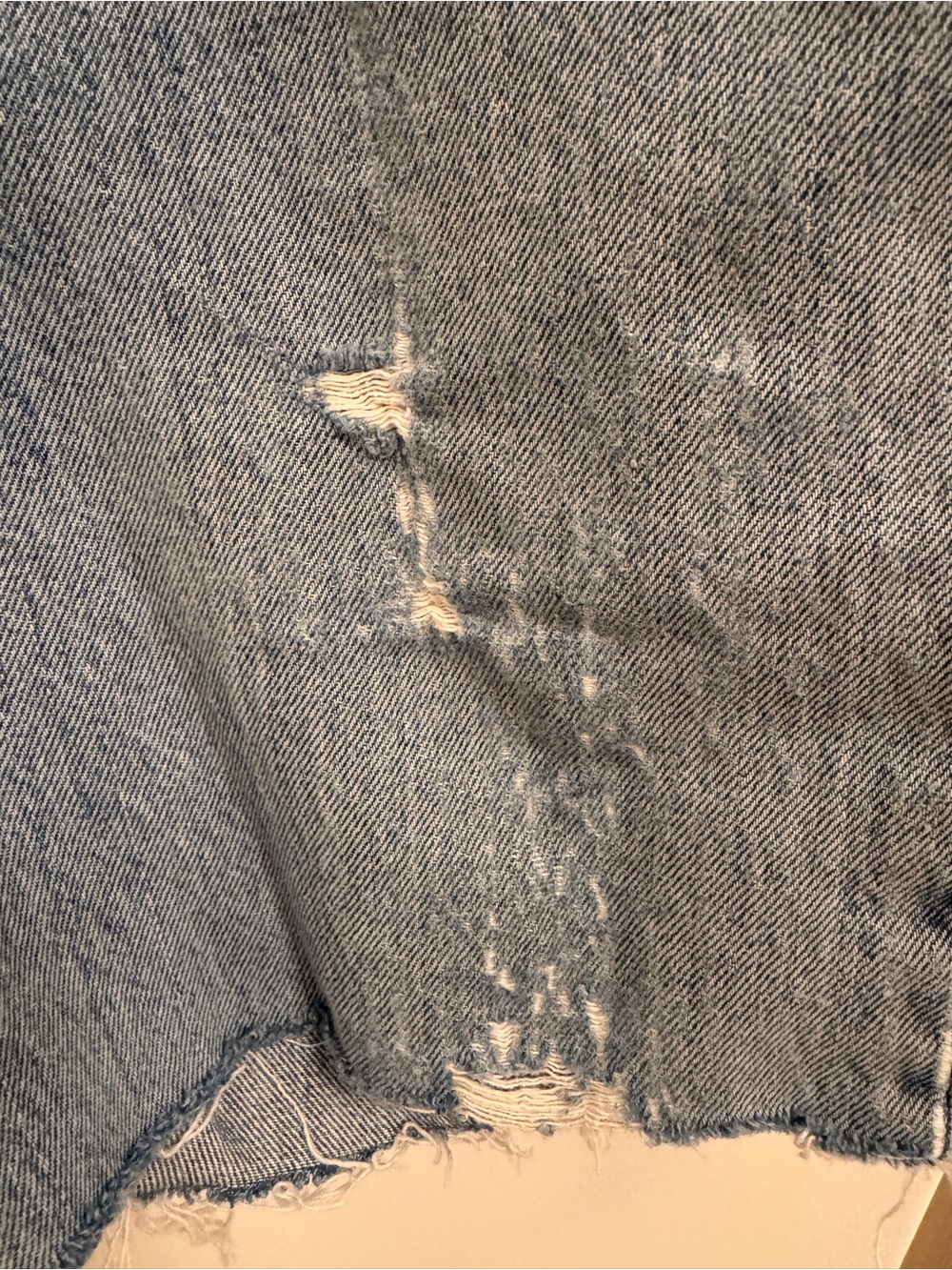 Perfectly distressed Levi’s 501 Shorts cut offs waist 30 Y2K coastal cowgirl - Picture 4 of 8